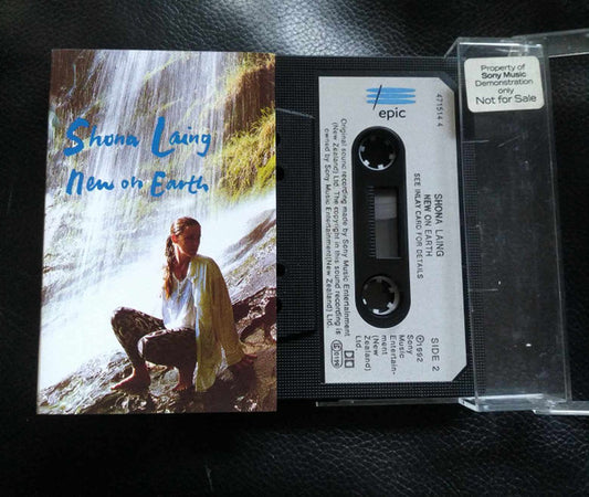 Shona Laing : New On Earth (Cass, Album)